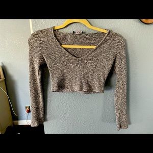 Crop top v-neck sweater